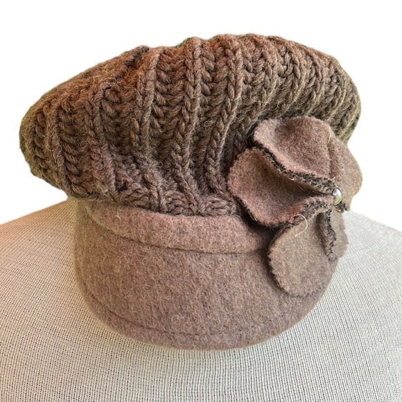 Knitted Beret Cap with floral accent 80% Wool Made in Italy, color is Brown - Picture 9 of 9